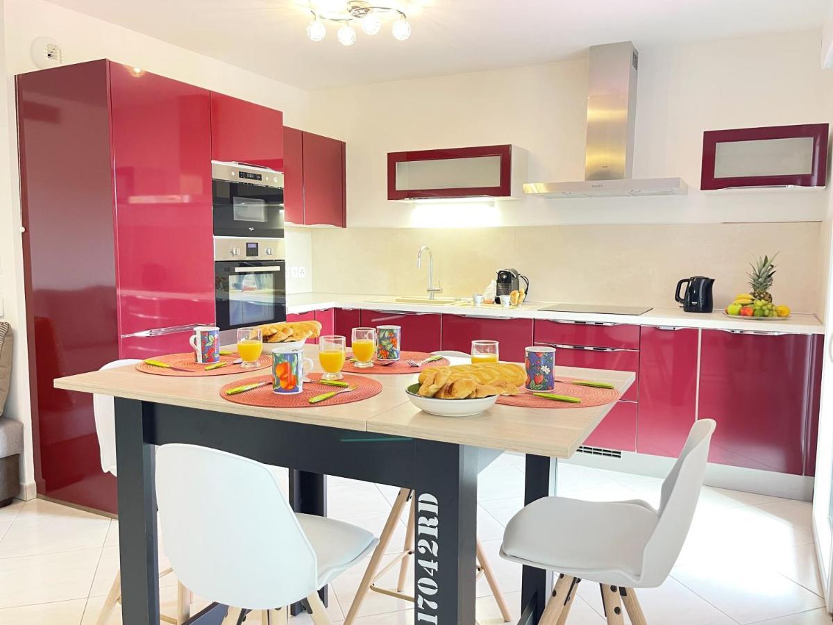 Tres Bel Appartement -Residence Avec Piscine Sur Le Toit Et Vue Panoramique Saint-Raphaël エクステリア 写真