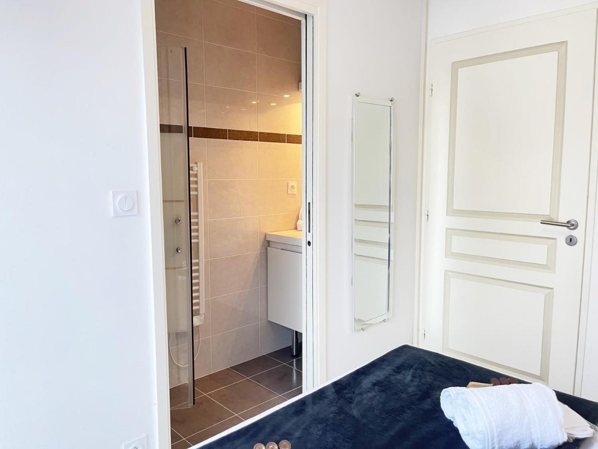 Tres Bel Appartement -Residence Avec Piscine Sur Le Toit Et Vue Panoramique Saint-Raphaël エクステリア 写真