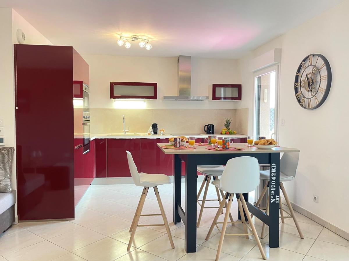 Tres Bel Appartement -Residence Avec Piscine Sur Le Toit Et Vue Panoramique Saint-Raphaël エクステリア 写真