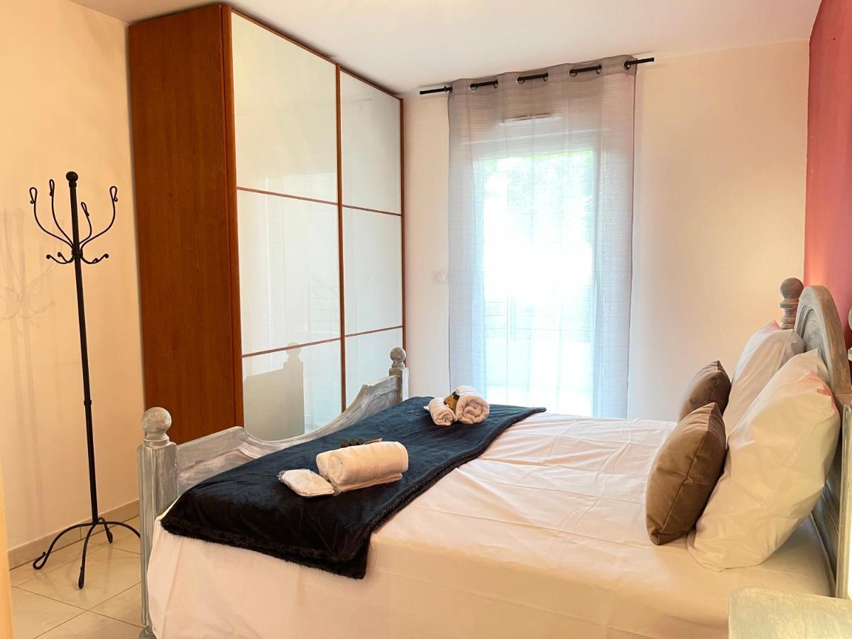 Tres Bel Appartement -Residence Avec Piscine Sur Le Toit Et Vue Panoramique Saint-Raphaël エクステリア 写真